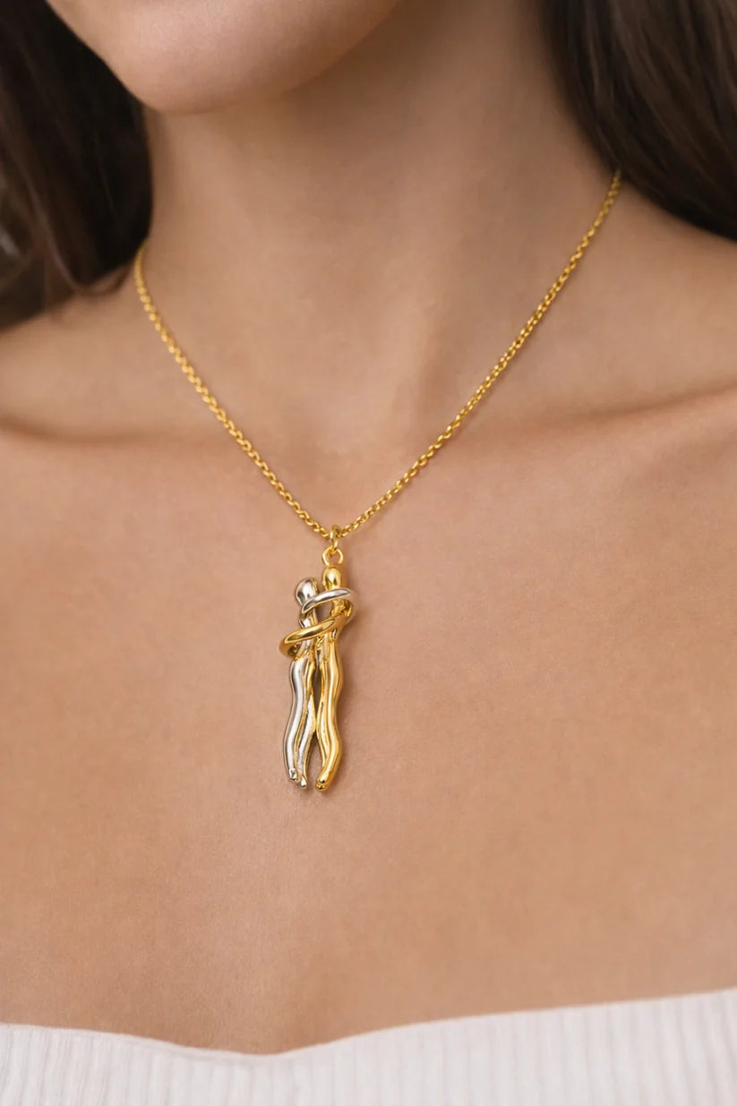 Eternal Hug 925 Sterling Silver Necklace