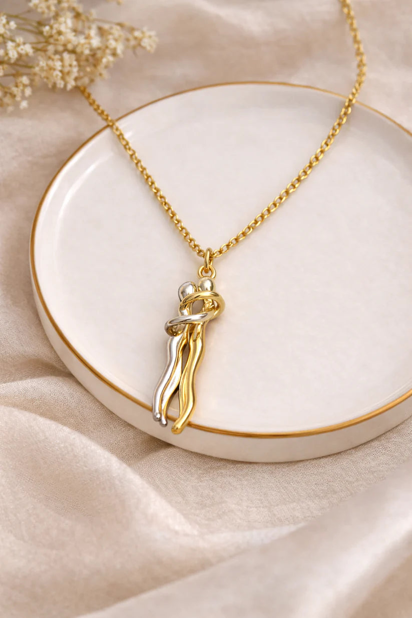 Eternal Hug 925 Sterling Silver Necklace